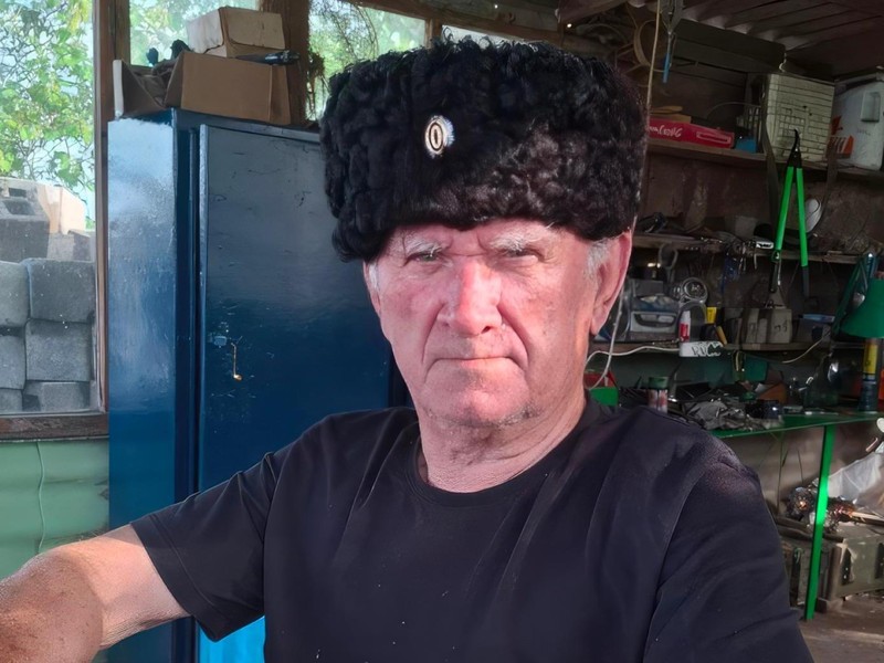 Станислав Тимофеевич не может ходить после лимфомы. Ему нужна современная коляска!