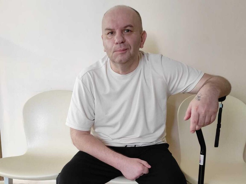 Помогите Андрею восстановить речь и движения после инсульта