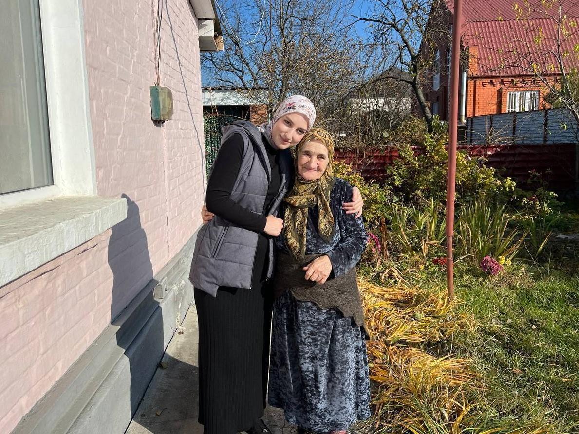 Let's give lonely elderly people warmth and care – help purchase food, medicine and heaters