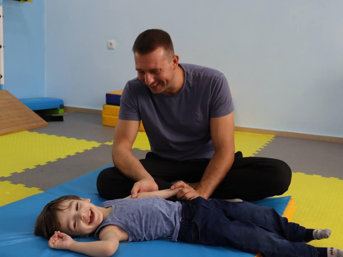 Help 5 children with cerebral palsy to receive rehabilitation using the bobath methodology