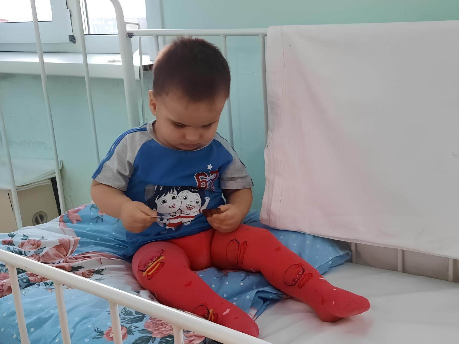 Nikita is an orphan, he needs the help of a babysitter during treatment!