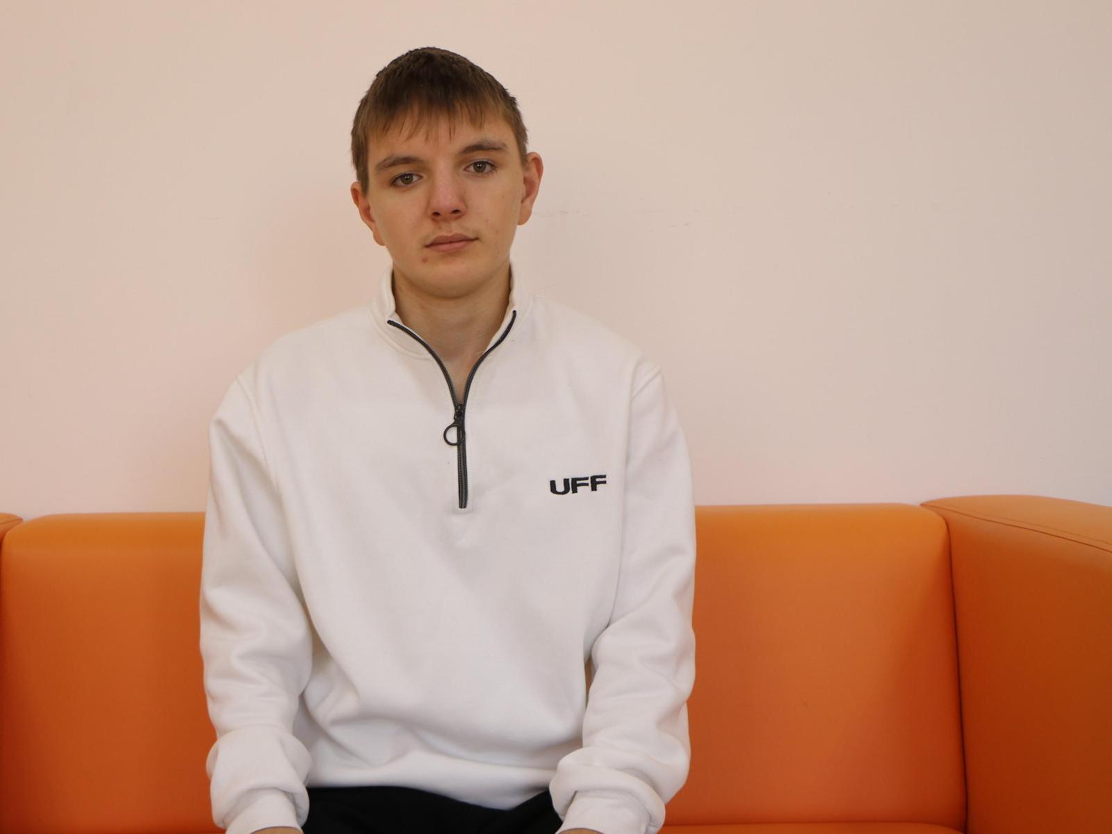У Ислама редкое заболевание головного мозга. Помогите мальчику пройти реабилитацию!