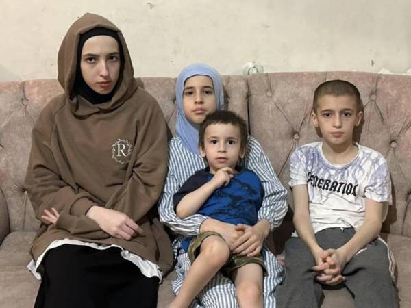 A single mother with 4 children needs our help in buying a home!