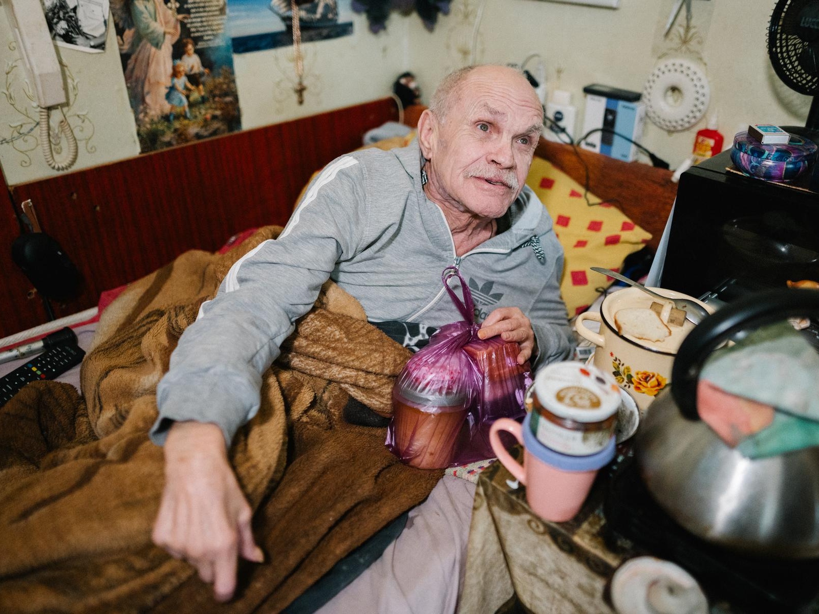 Поможем нуждающимся пожилым людям полноценно питаться – обеспечим их горячими обедами в январе