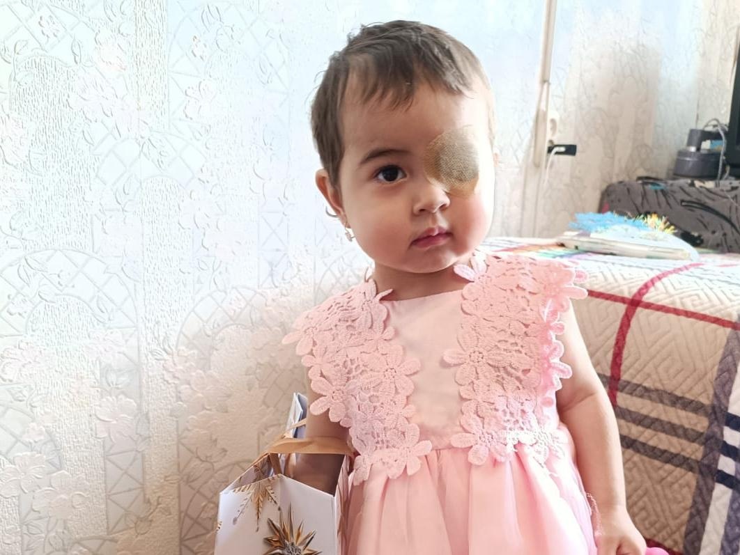 Little Mohinoor needs chemotherapy to save her eye!