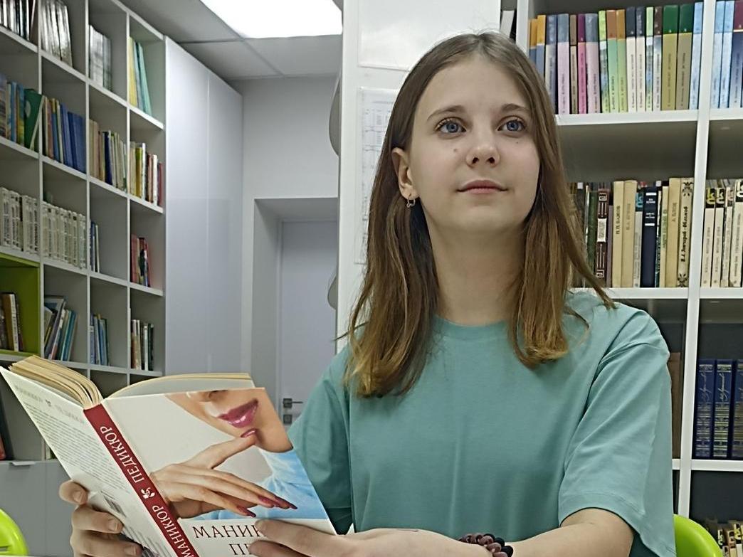 Let's help Dash and her friend from the orphanage in Shiroky Buerak to get a profession and earn money