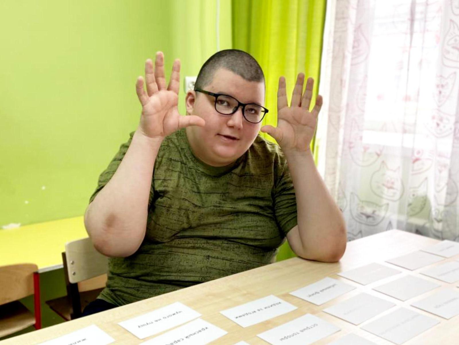 Чтобы улучшить умственные способности и физические навыки, Багатыру требуется курс коррекции аутизма!