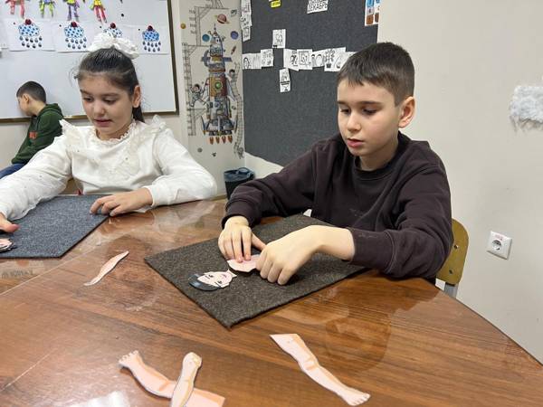 Фонду нужно оплатить работу строителей по возведению третьего этажа школы для детей с инвалидностью