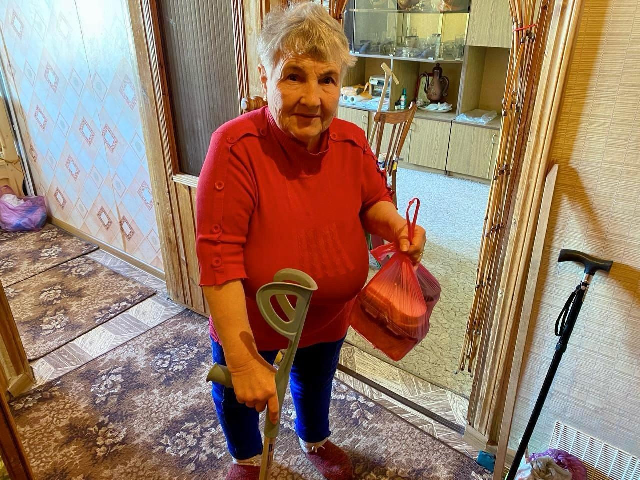 Поможем накормить одиноких пожилых людей горячими обедами с доставкой на дом в марте