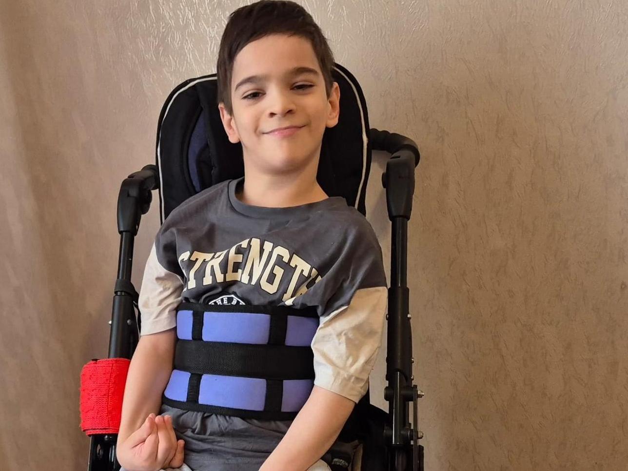 Muhammad-Habibullah, a 10-year-old with cerebral palsy, needs a verticaliser to walk!