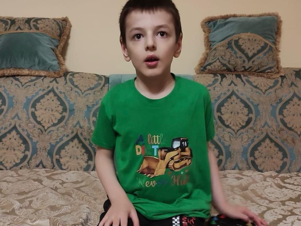 У Мухаммада аутизм. Ему необходим курс реабилитации