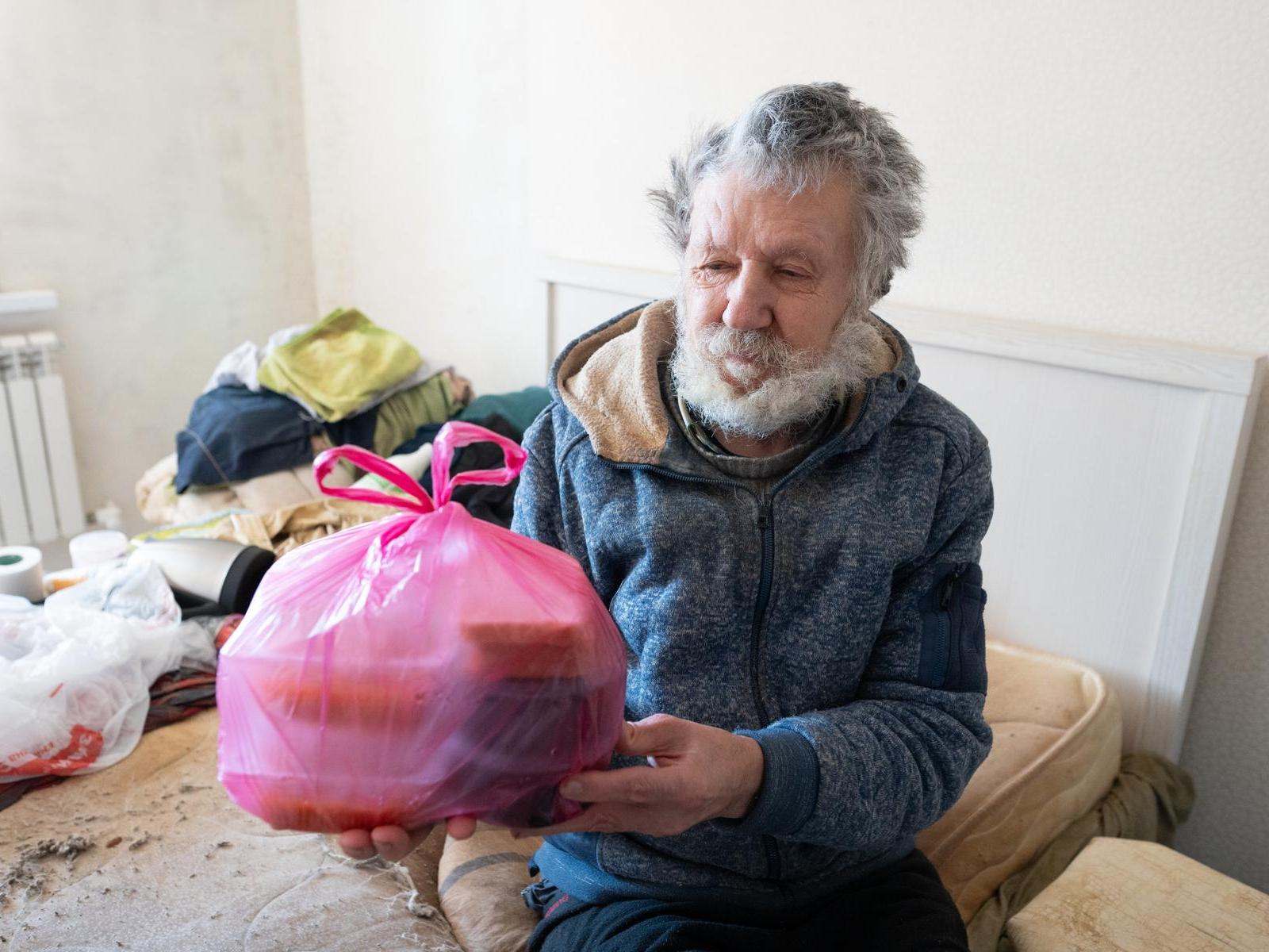 Поможем приготовить 1300 горячих обедов для пенсионеров, попавших в трудную жизненную ситуацию