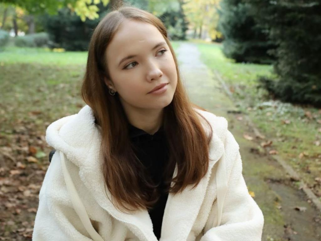 Zhenya needs rehabilitation after a spinal injury!