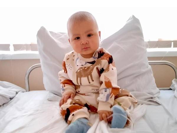 У Абдулло злокачественная опухоль. Ему надо продолжать лечение для стабилизации работы печени