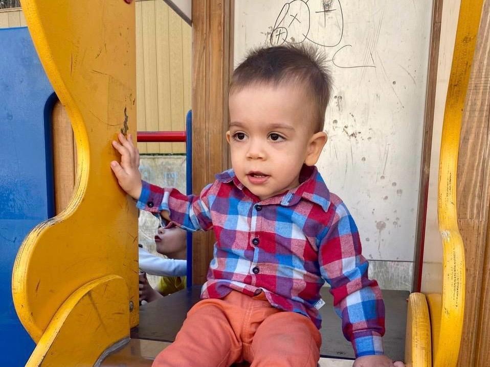 У Халида задержка психоречевого развития. Ему необходим курс реабилитации для развития речевых навыков