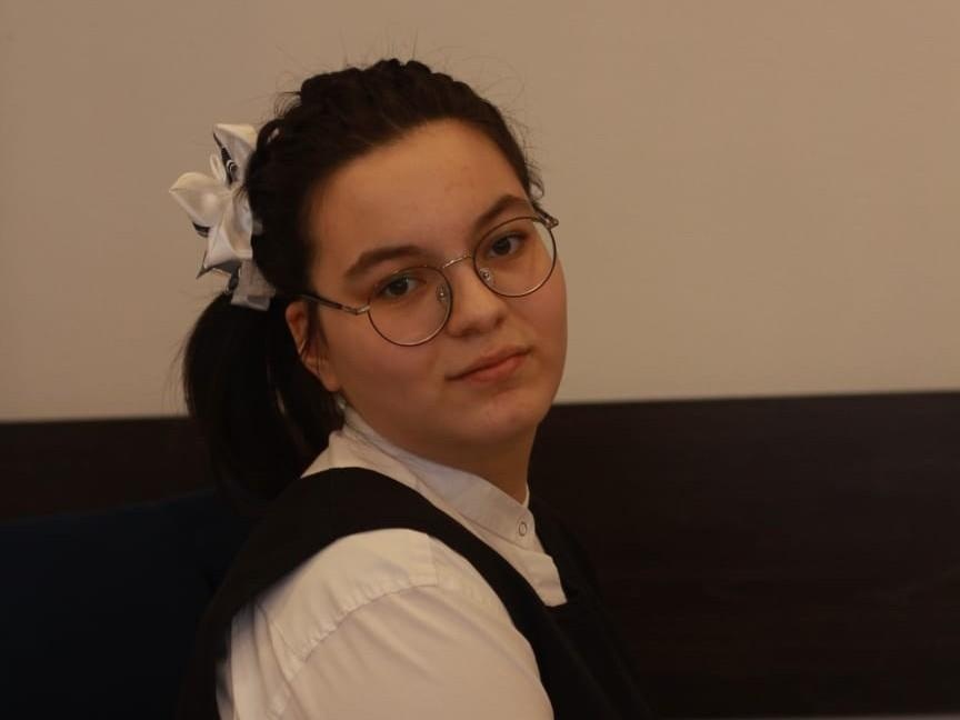 Help Milana to become a graphic designer after graduating from an orphanage