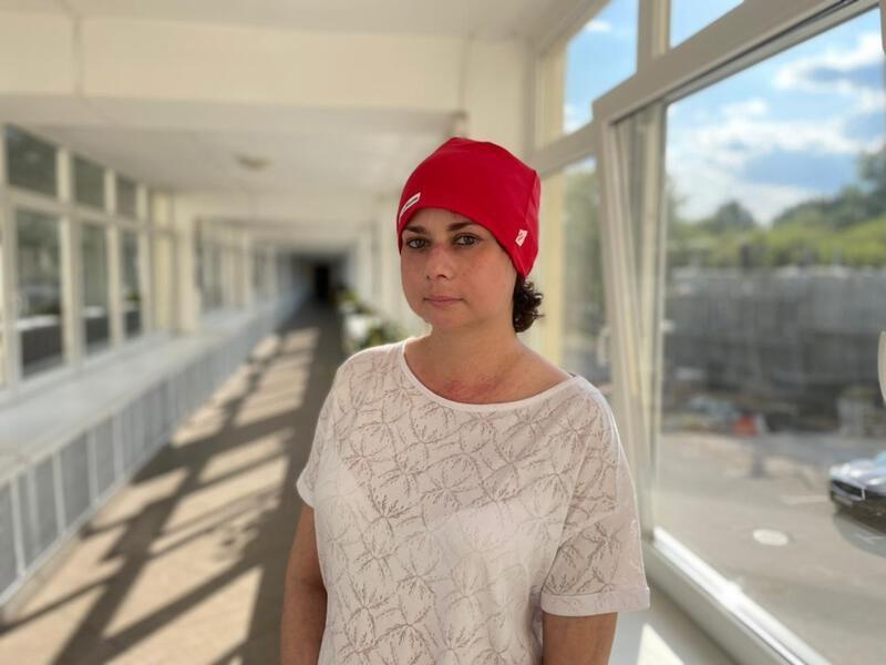 У Юлии есть шанс победить рак крови, поможем ей пройти необходимое обследование