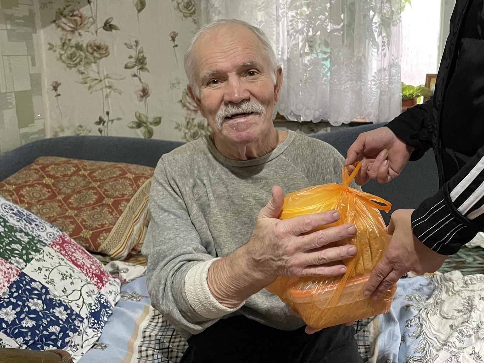 Поддержим обедами на дом лежачих одиноких пожилых людей