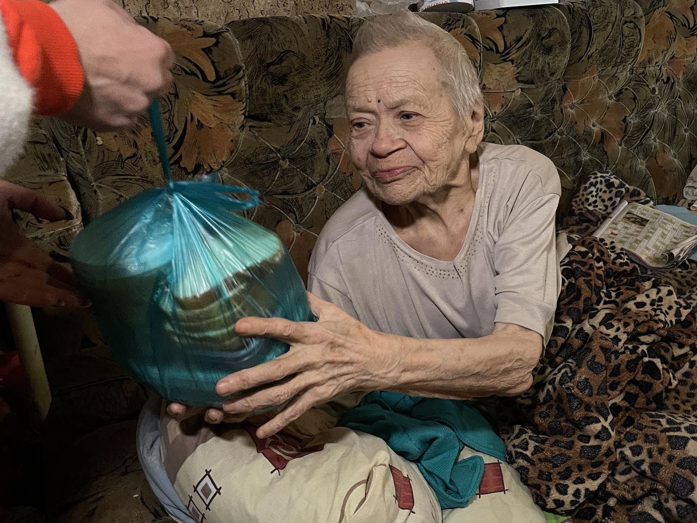 Поможем одиноким пожилым людям с тяжёлыми заболеваниями полноценно питаться, накормим их горячей едой