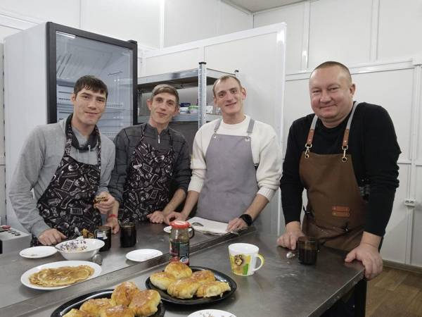 Обучение воспитанников психоневрологического интерната навыкам самообслуживания – помогите организовать кулинарные уроки