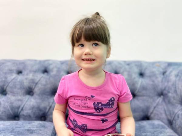 Чтобы Аиша начала говорить, ей необходимо пройти курс коррекции аутизма!