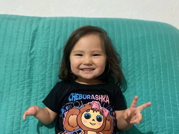 Арияне нужен протез кисти, чтобы расти без боли и страха