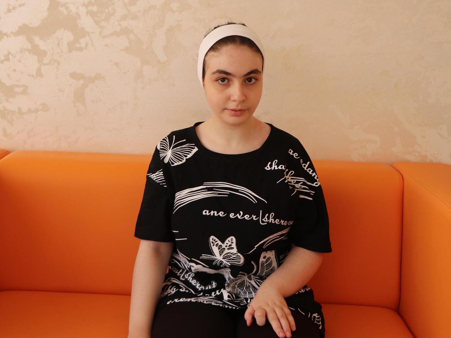 У Амины ДЦП, ей нужно пройти курс реабилитации