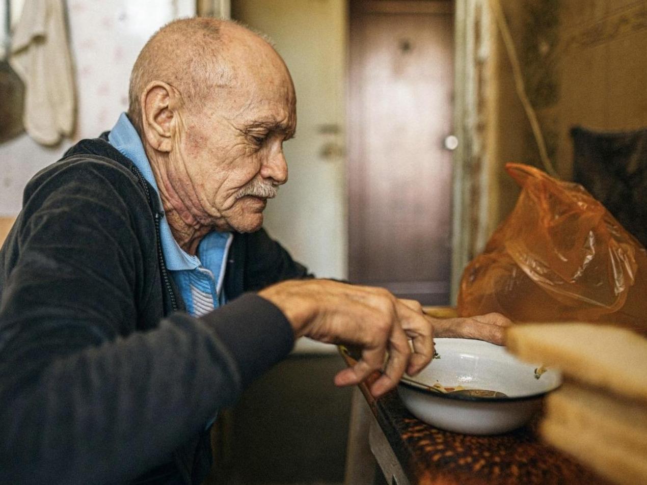 Приготовим и раздадим 1300 бесплатных обедов для 40 нуждающихся пожилых людей!