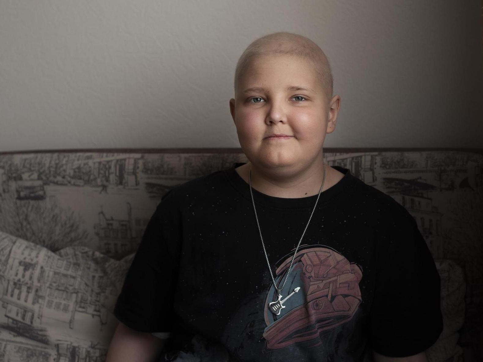 Eynari has blood cancer. He needs therapy with a special medicine to defeat the disease!