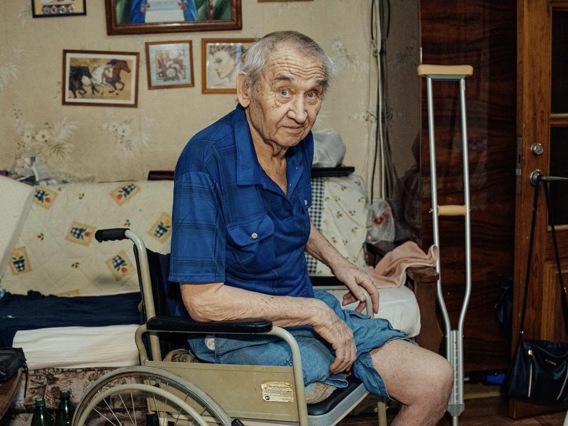 Поможем одиноким пожилым людям получить медицинский уход на дому и лекарства в апреле