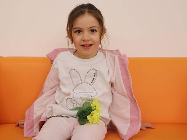 У Сафии ЗПРР и аутизм. Ей требуется реабилитация, чтобы научиться говорить и понимать окружающих