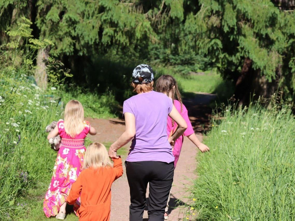 Support Olga and other mothers who find themselves in difficult situations. Collection to support the temporary accommodation program for families