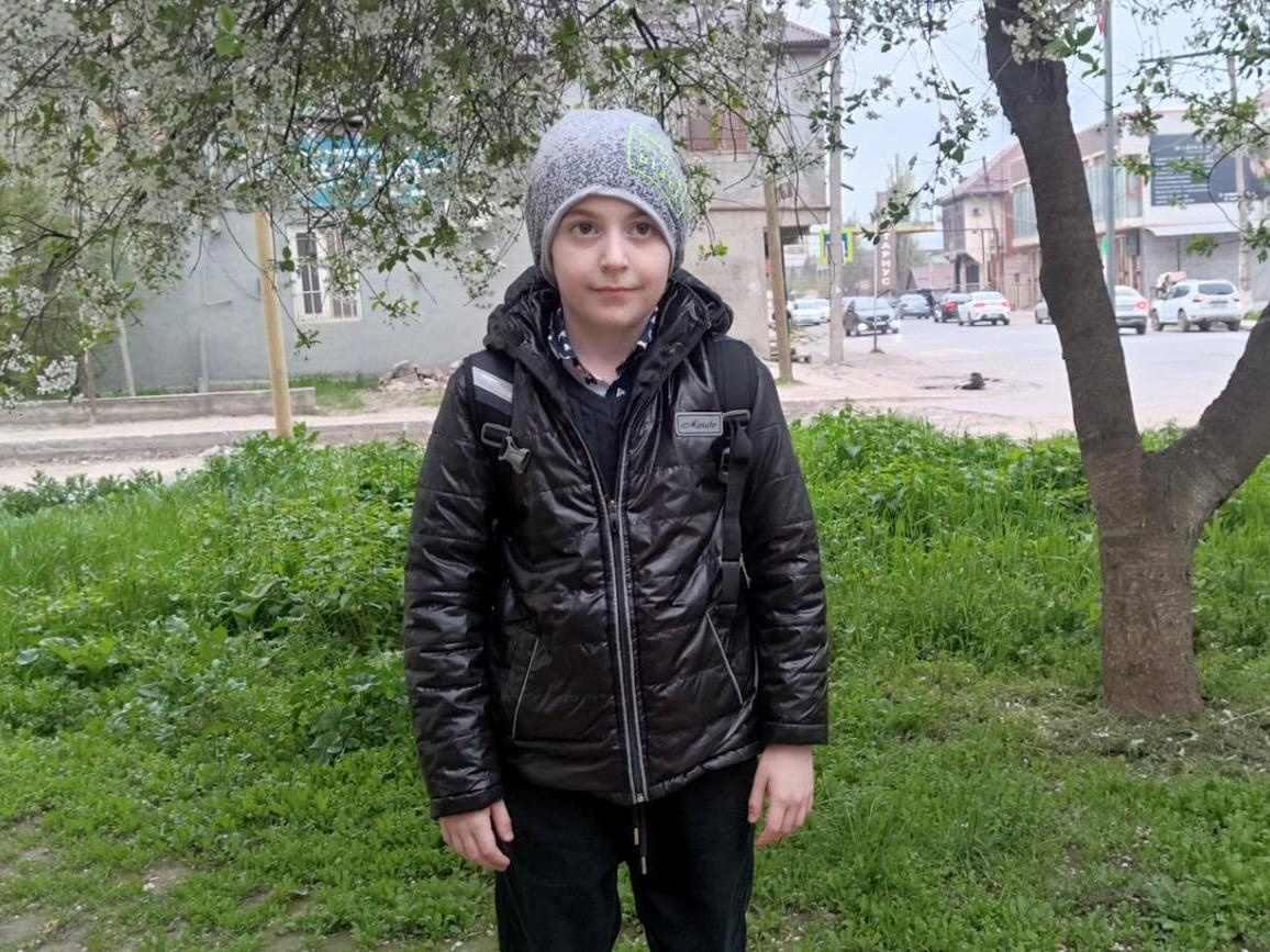 Омару необходим курс реабилитации для преодоления задержки в развитии