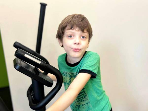 Али нужен курс коррекции аутизма, чтобы скорректировать поведенческие и эмоциональные нарушения!