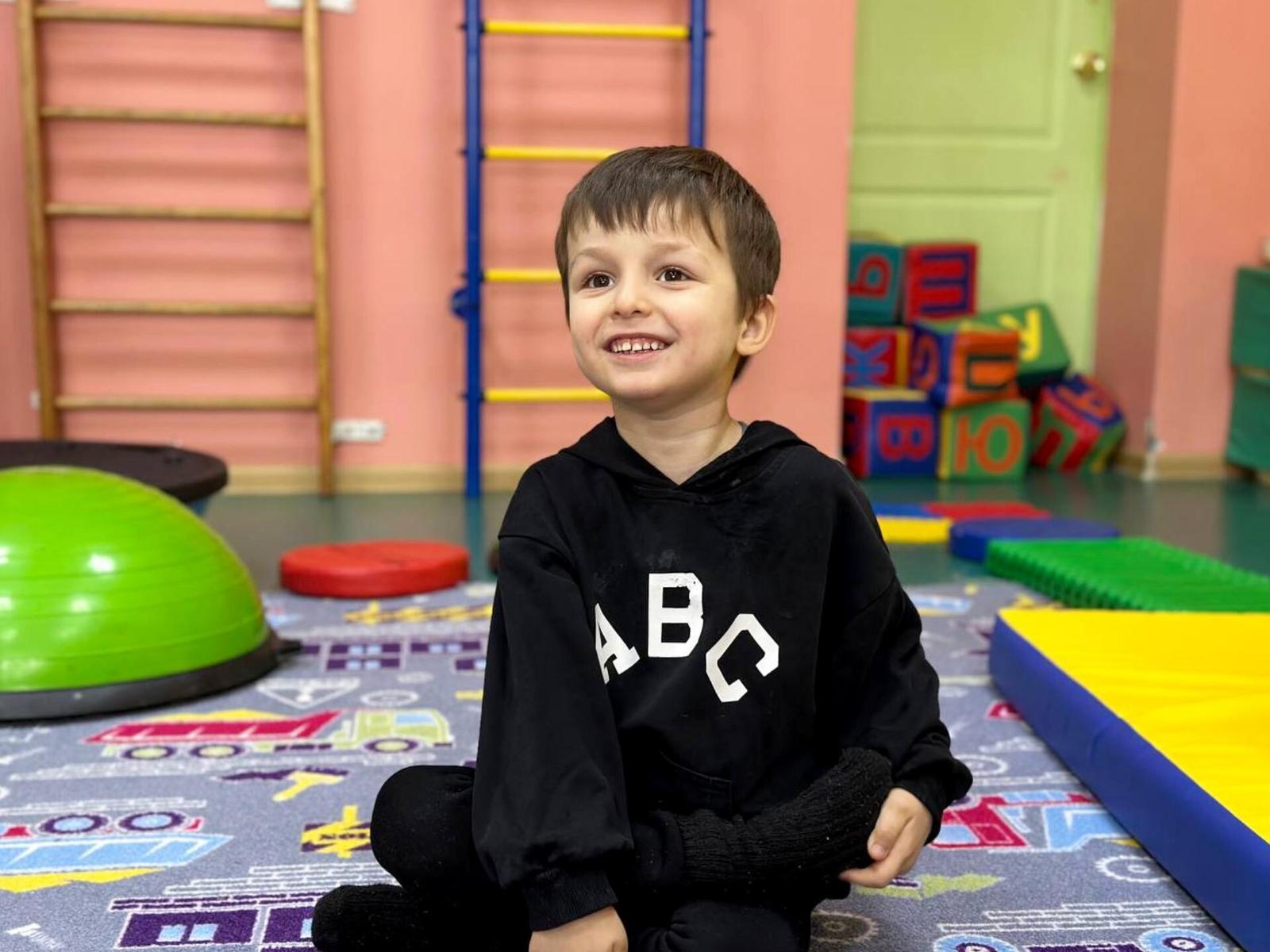 У Зайда аутизм! Чтобы улучшить речевые навыки, ему нужен интенсивный курс занятий!