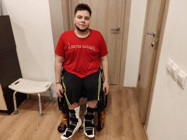 У Серёжи спина бифида и ему нужна коляска!