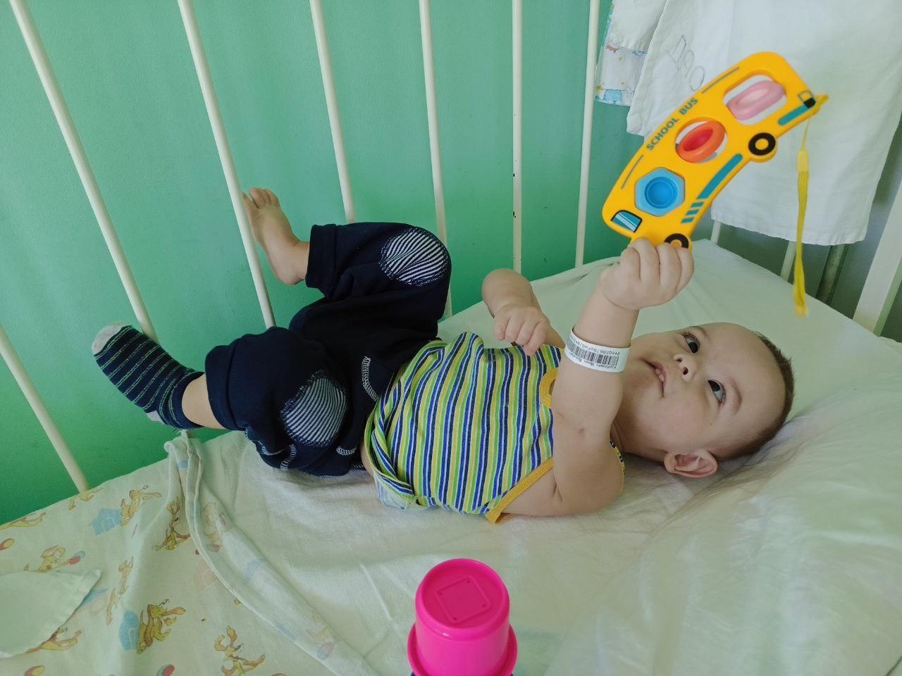 Ильдар, оставшийся без попечения родителей, нуждается в помощи нянь на время лечения в больнице!