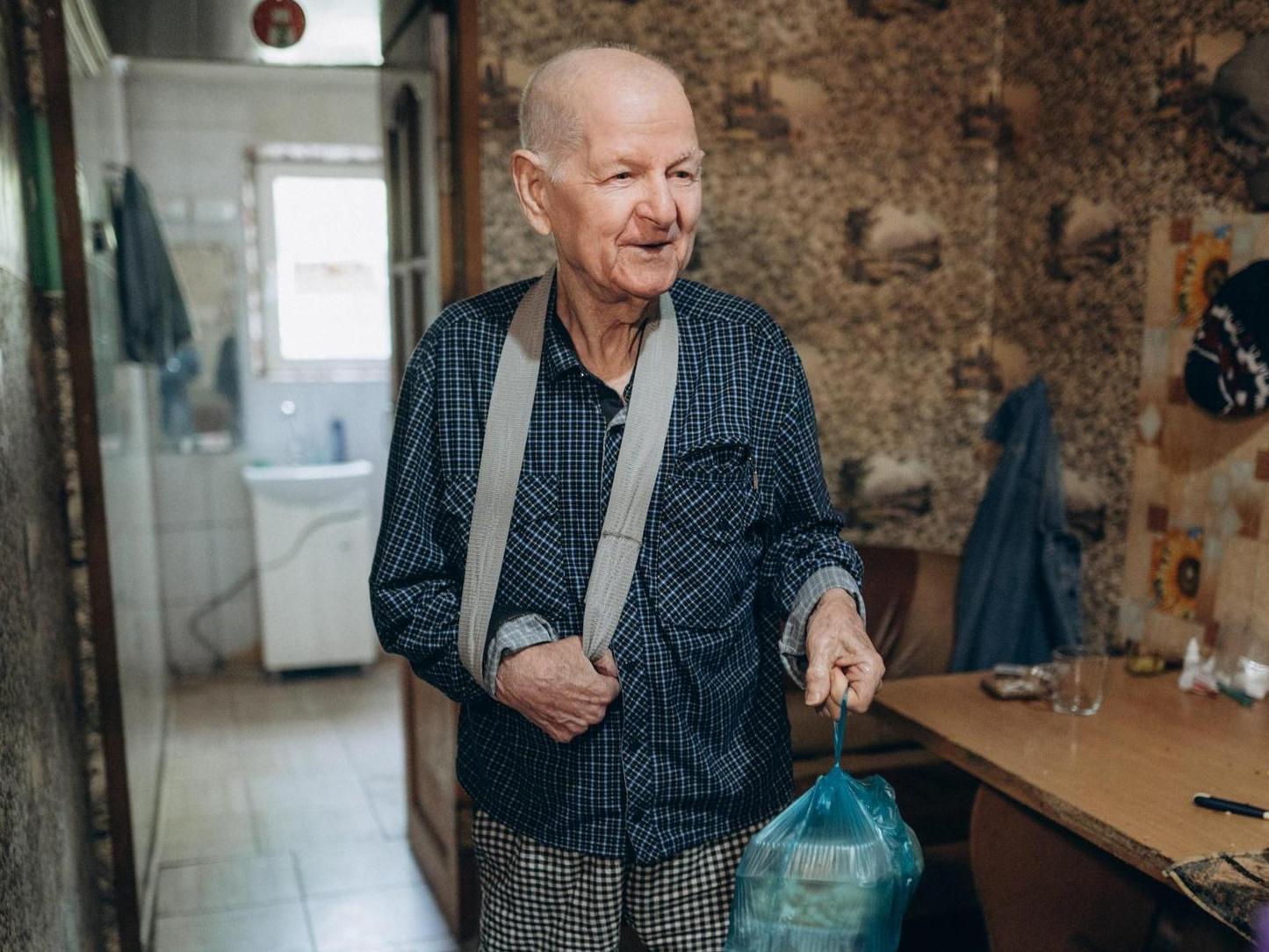 Поможем закупить продукты, приготовить и раздать 217 горячих обедов для одиноких пожилых людей