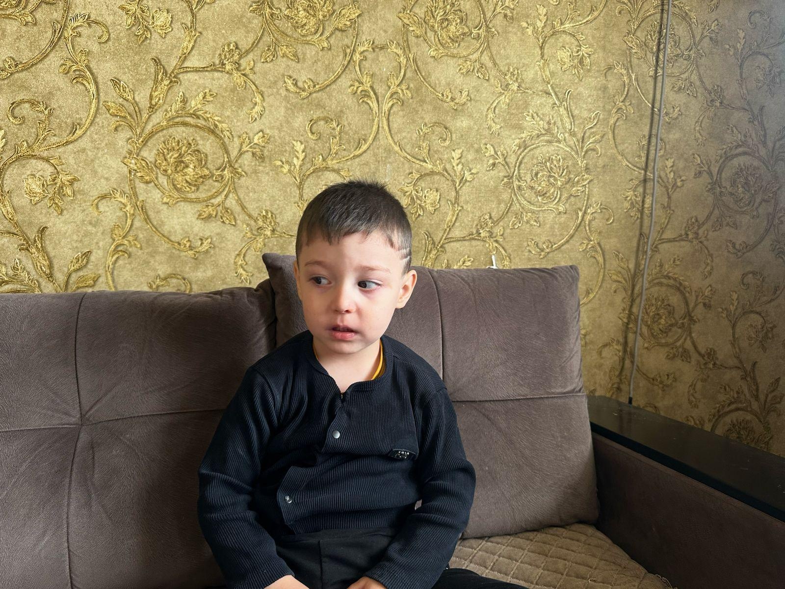 У Мухаммада задержка психоречевого развития с признаками аутизма. Ему необходим курс реабилитации