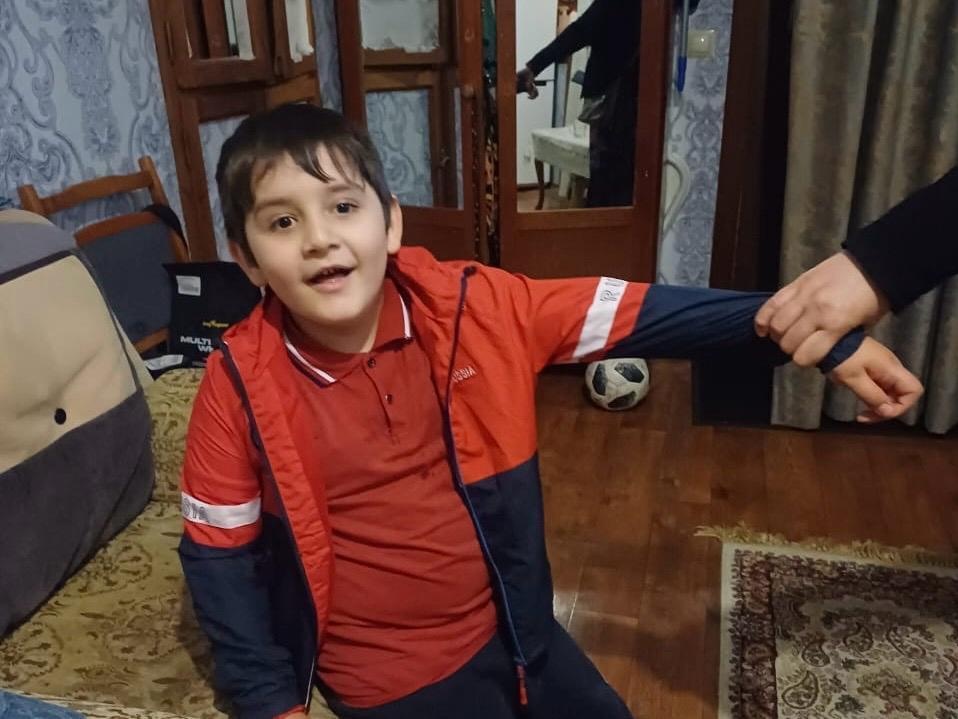 У Абу-Закира ЗПРР с признаками аутизма. Для улучшения речи и поведения ему нужен очередной курс реабилитации