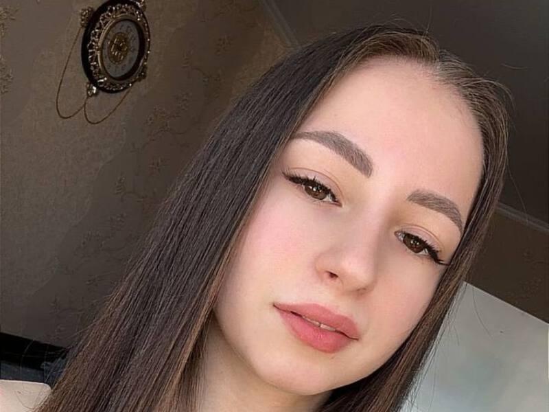 У Анны лейкоз, ей нужен дорогостоящий препарат для лечения