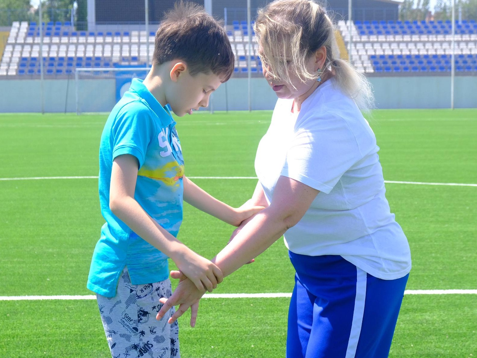 Shamil has a highly functional form of autism, we need the help of specialists!