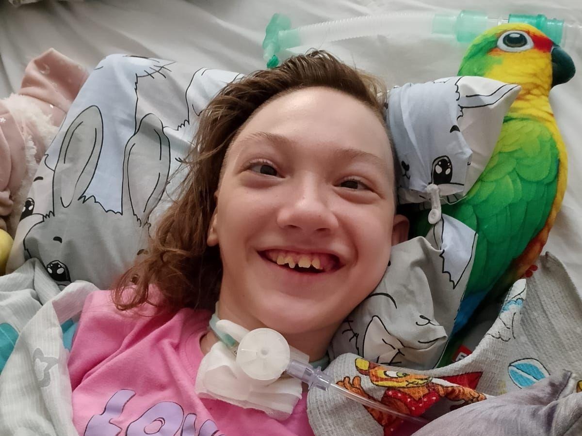 Feodora needs a portable oxygen machine!