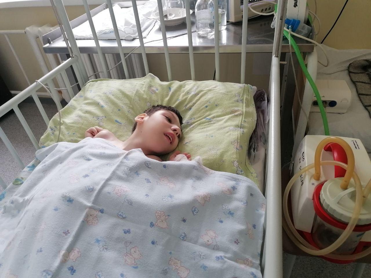 Маша, оставшаяся без попечения родителей, нуждается в помощи нянь на время лечения в больнице!
