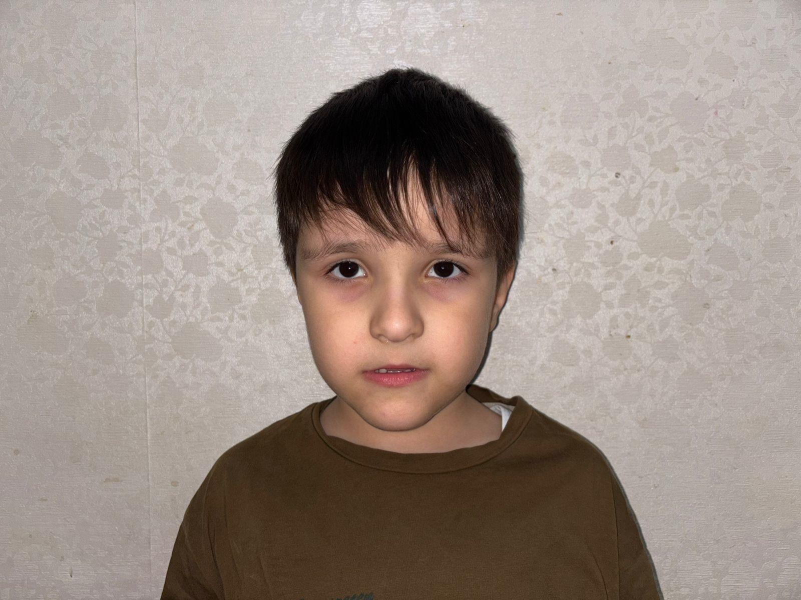 У Саида ЗПР с расстройством поведения. Чтобы улучшить поведение и развивать речь ему необходим курс реабилитации!
