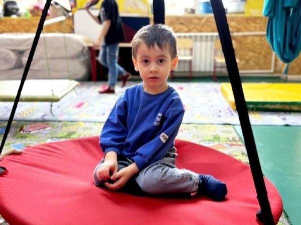 У Саида аутизм. Ему необходима реабилитация, чтобы научиться говорить!