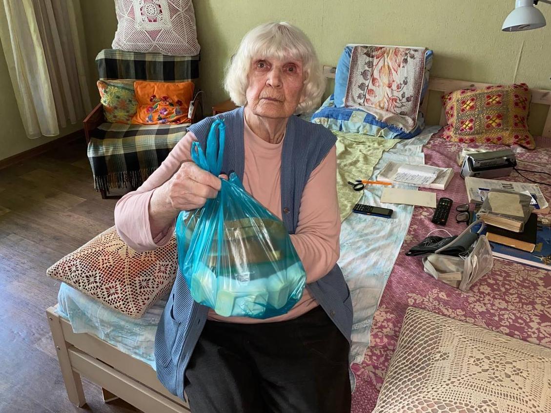 Обеспечим одиноких пожилых людей горячими обедами!