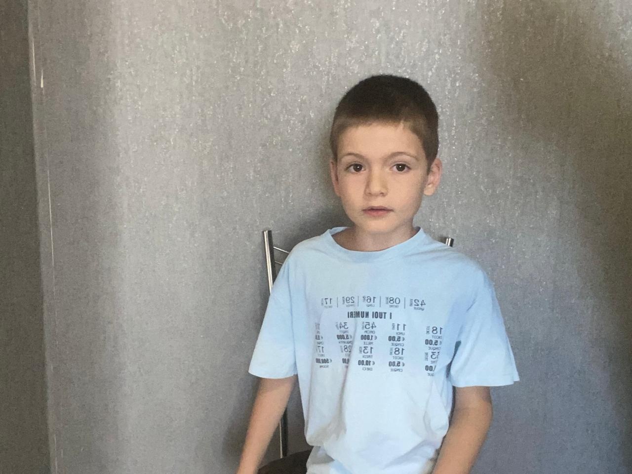 У Билала задержка психоречевого развития. Для развития умственных и речевых навыков ему необходим курс реабилитации