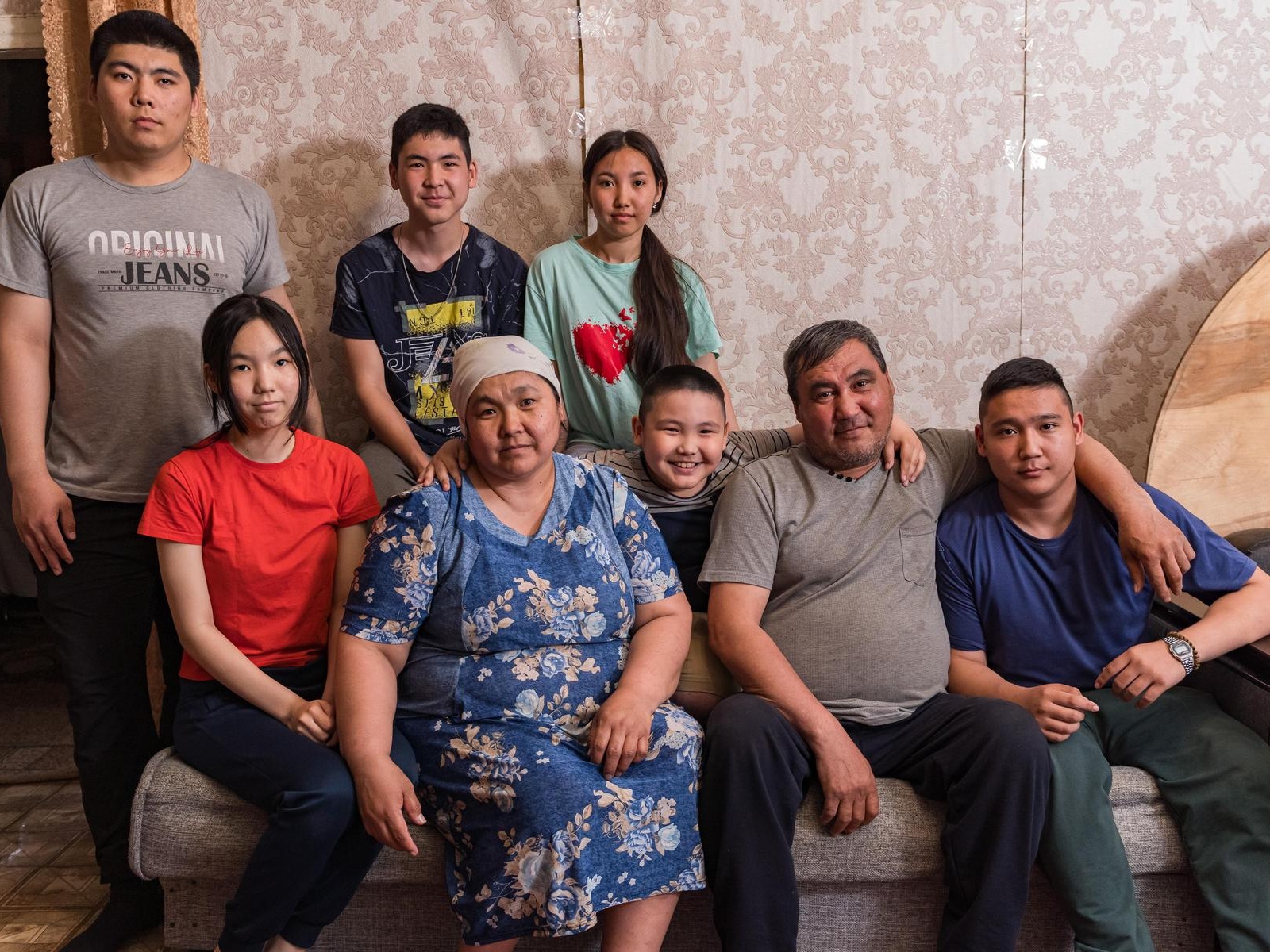 Let's help Oralsym and other low-income families with many children with food