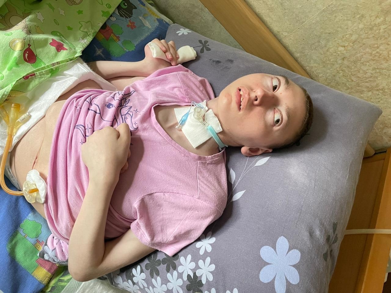 Полина нуждается в запасе специализированного питания